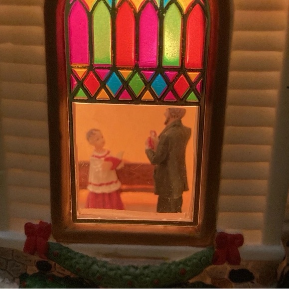 St. Nicholas Square Country Chapel Village Collection 
Illuminated Works - Picture 5 of 14